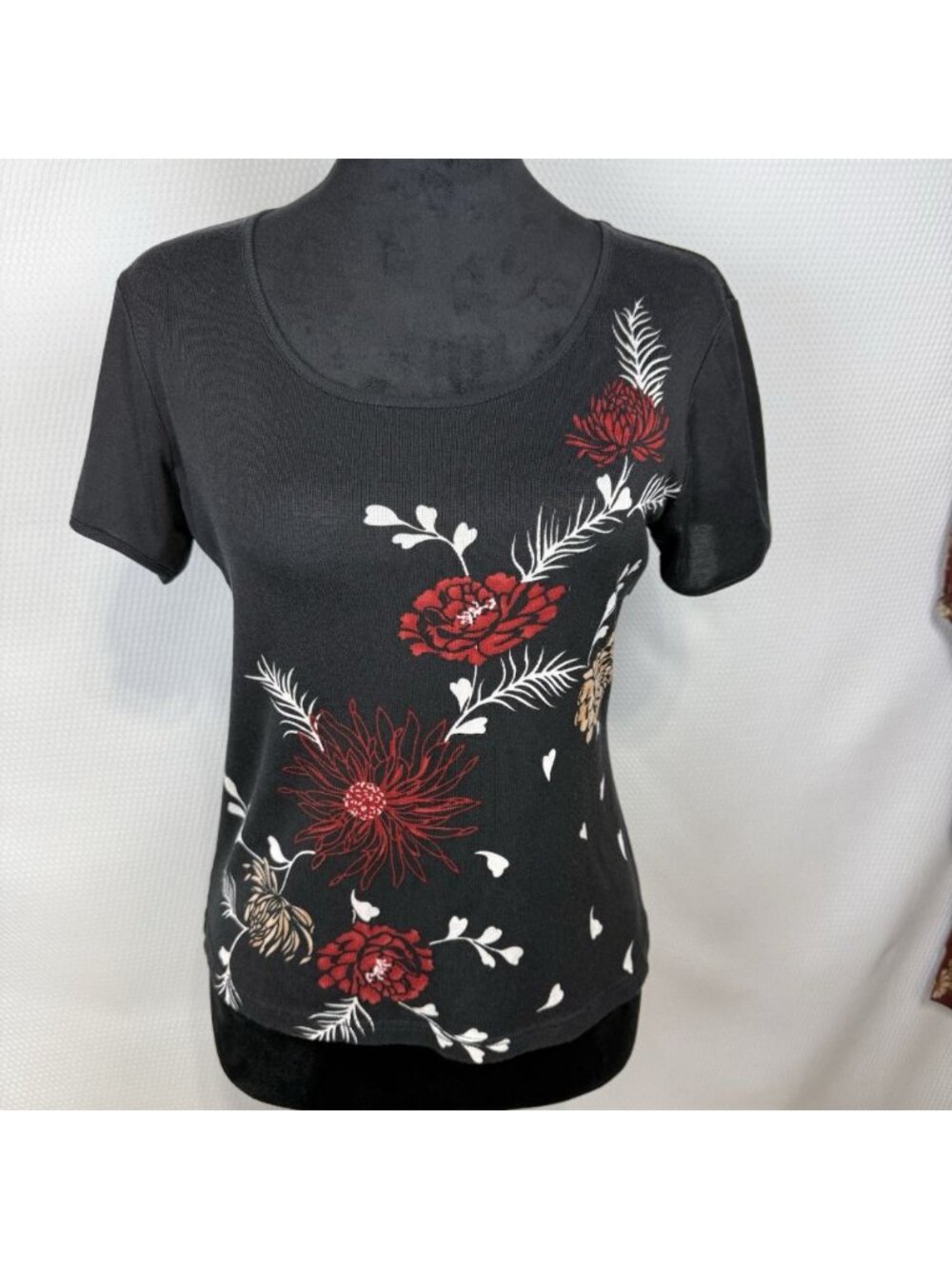 Notations Women’s Silk Cotton Knit Short Sleeve Sz Small Black Floral Front Top